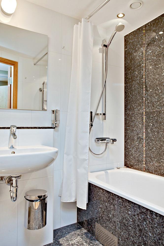 Best Western Hotel Arena Gothenburg Room photo